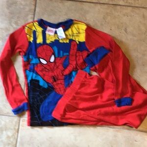 Pajamas/boys size 6 NWOT